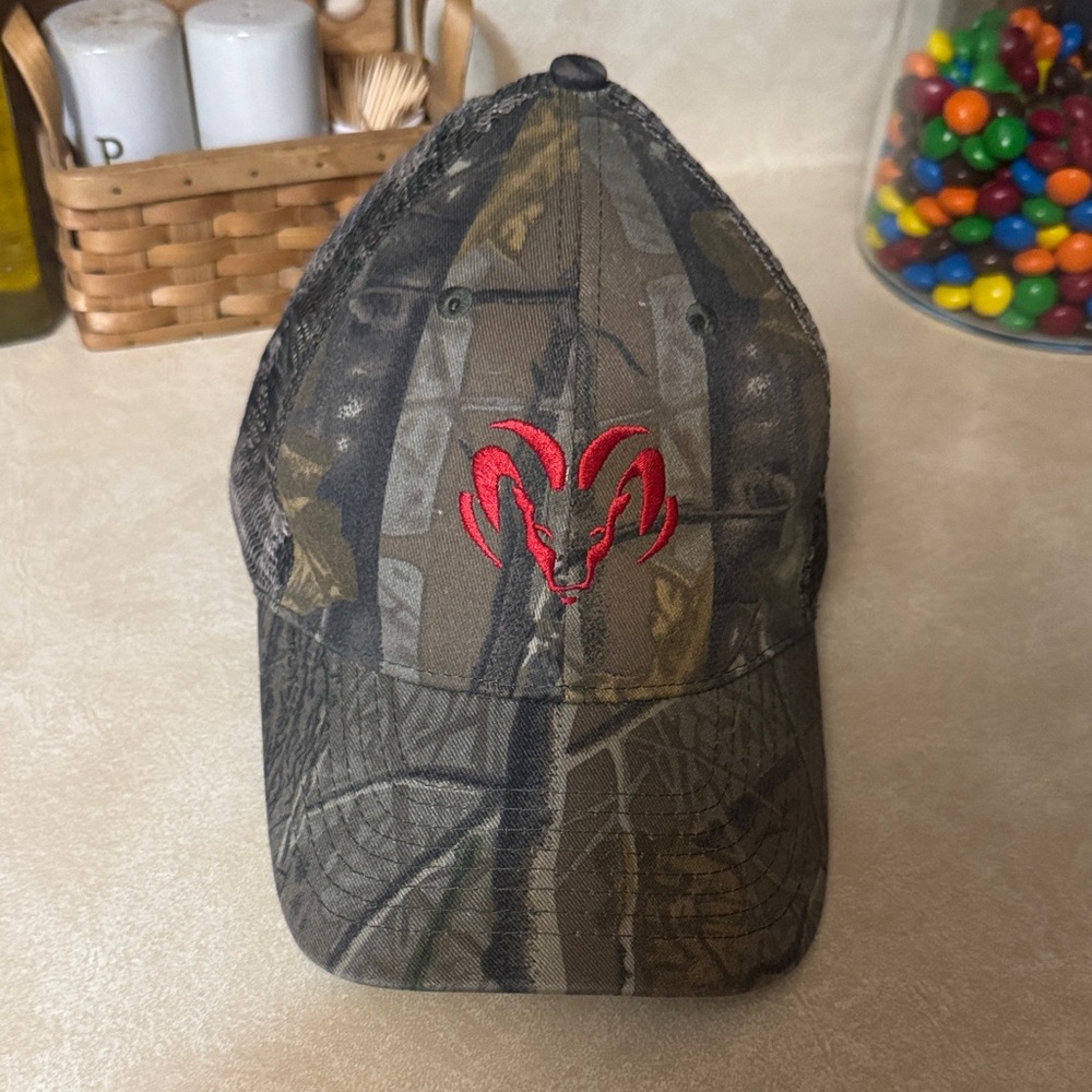 Dodge camo‎ hat